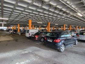 Un bărbat a uitat unde şi-a parcat maşina timp de trei săptămâni. Ce taxe acumulase între timp